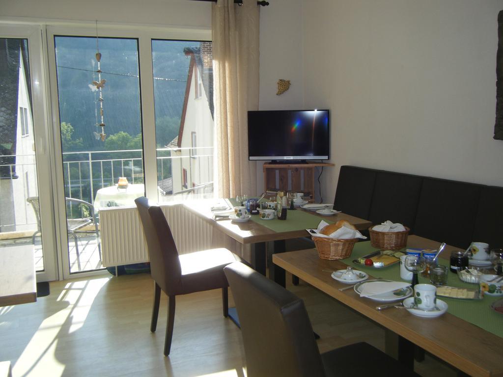 Ferienweingut Hensler Otel Briedel Dış mekan fotoğraf